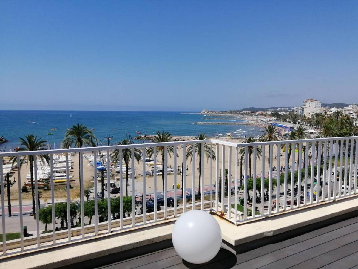 Апартаменти Atico Con Fantasticas Vistas Al Mar Y La Iglesia Сіджас Екстер'єр фото