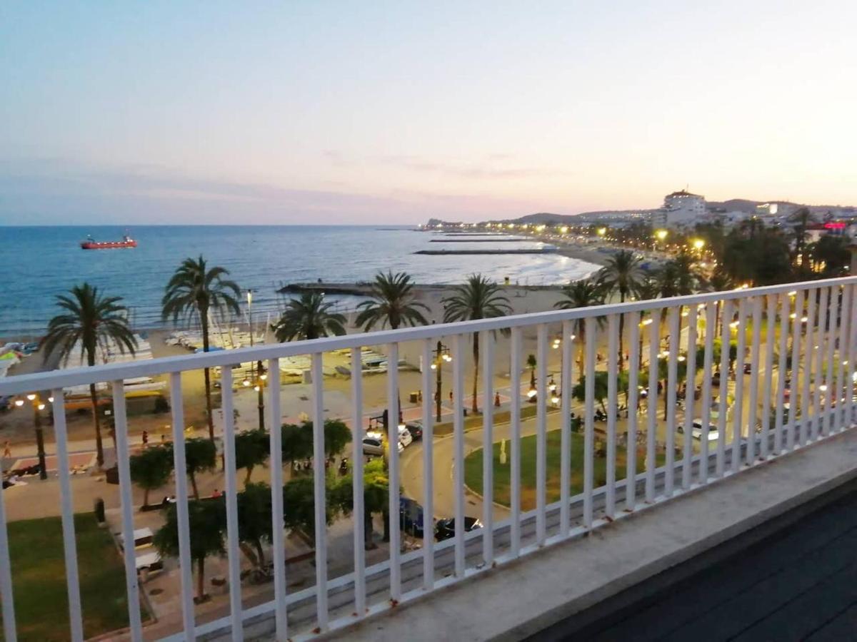 Апартаменти Atico Con Fantasticas Vistas Al Mar Y La Iglesia Сіджас Екстер'єр фото