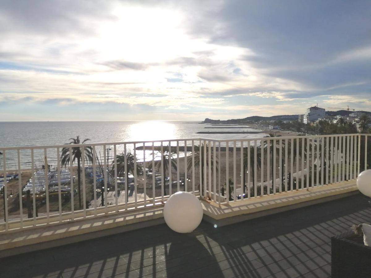 Апартаменти Atico Con Fantasticas Vistas Al Mar Y La Iglesia Сіджас Екстер'єр фото