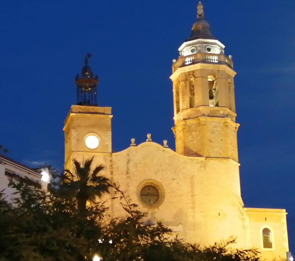Апартаменти Atico Con Fantasticas Vistas Al Mar Y La Iglesia Сіджас Екстер'єр фото