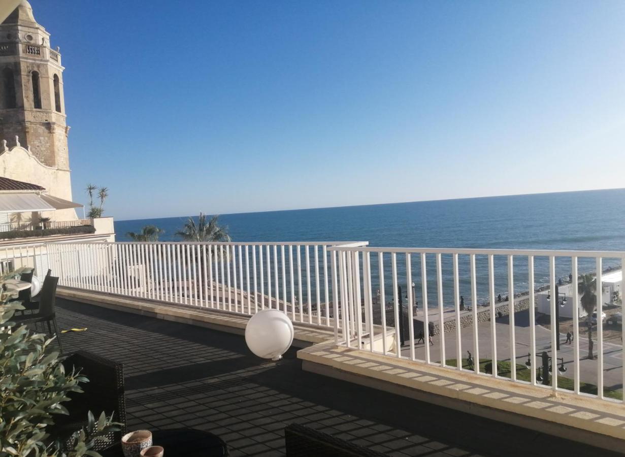 Апартаменти Atico Con Fantasticas Vistas Al Mar Y La Iglesia Сіджас Екстер'єр фото